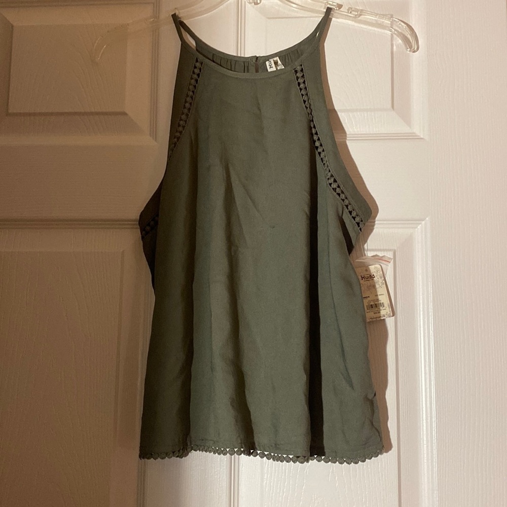 Mudd Solid Pom Trim Tank